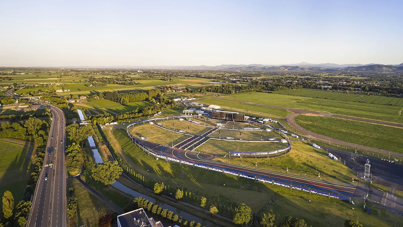 La Rcf Arena di Reggio Emilia vista dall'alto