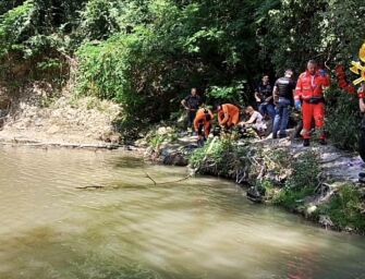 Tragedia a Rivalta, si tuffa nel Crostolo e non riemerge: morto ragazzo di 14 anni