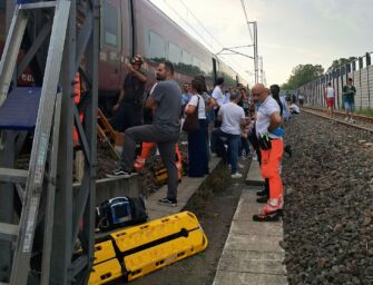Treno AV si ferma nel Reggiano per un guasto: niente aria condizionata, malori per il caldo