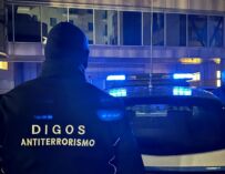 Fermata a Bologna con passamontagna e pistola finta, foglio di via a una 27enne