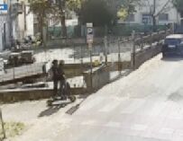 Scippi e rapine a Reggio, arrestati i tre componenti della “banda del monopattino”