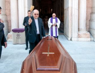 Nella cattedrale di Reggio le esequie del cardinale Camillo Ruini