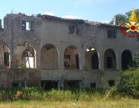 Cadelbosco, crolla il pavimento nel casolare abbandonato: ferito un minorenne
