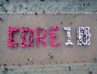 Reggio, al via il decennale del Core: successo per il flash mob in piazza Prampolini