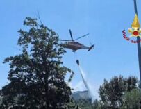 Incendio a Montericco: a fuoco un capanno, poi in fiamme anche la vegetazione