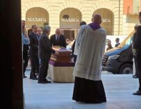 Il feretro di Ruini è arrivato a Reggio: oggi pomeriggio le esequie in cattedrale
