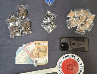 Reggio. Marijuana, hashish e cocaina nel portaoggetti del monopattino: arrestato