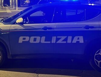 Reggio, arrestati mentre tentano di rubare di notte nel chiosco-bar di piazzale Europa