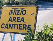A Bagnolo in Piano in coda per ore, serve più coordinamento sui cantieri