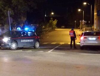 Rubiera, guida un’auto con targa clonata e scappa al controllo dei carabinieri: denunciato