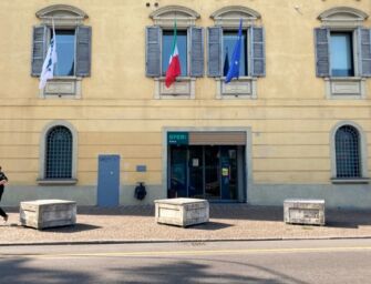 Reggio, allarme bomba alla filiale Bper di piazza Tricolore: ma era un falso allarme