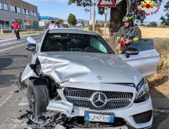 Incidente stradale a Ghiardo di Bibbiano, si scontrano due auto: ferita una persona