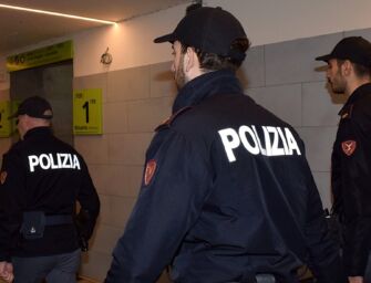 Reggio, arrestato nel piazzale della stazione con un chilo e mezzo di eroina e cocaina