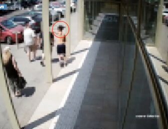 Reggio, strappa la collanina d’oro a un anziano appena uscito dall’ospedale: arrestato