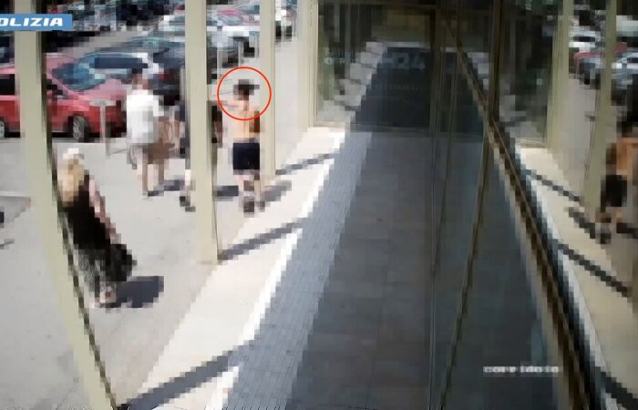 Reggio, strappa la collanina d’oro a un anziano appena uscito dall’ospedale: arrestato