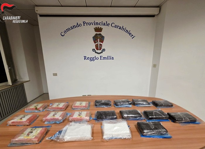 Un sequestro di panetti di cocaina a Reggio Emilia
