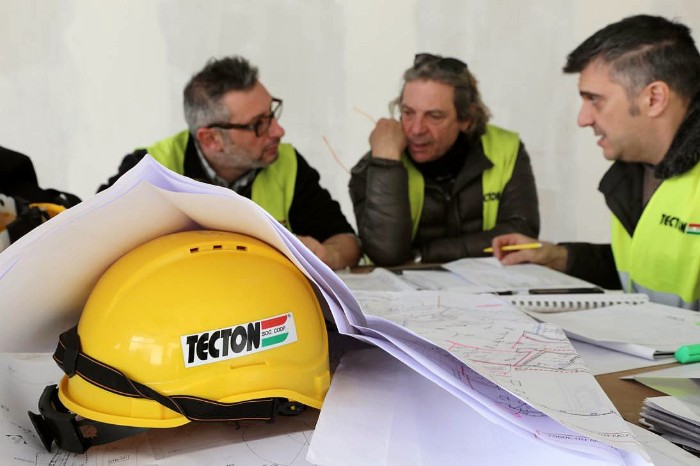 Una riunione di tecnici di Tecton