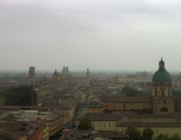 Irrompono pioggia e vento in Emilia: violenti temporali a Correggio e Santa Vittoria