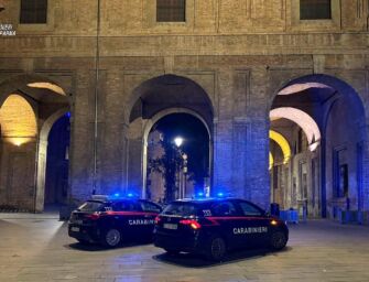 Giallo a Parma, donna di 45 anni trovata morta in casa con ferite da arma da taglio