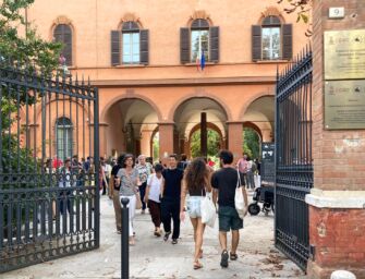 Unimore apre all’intelligenza artificiale: potrà essere usata anche per le tesi di laurea