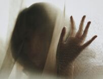 Campagnola, uomo di 60 anni arrestato per atti sessuali con una ragazza minorenne