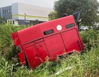 Reggio, carrello per il trasporto cavalli si sgancia e finisce nel fossato della tangenziale
