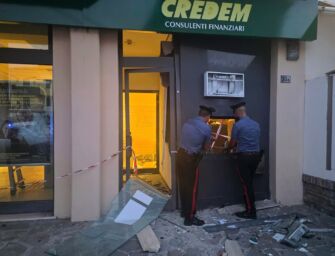 Castellarano, assalto notturno con l’esplosivo alla filiale Credem di Roteglia