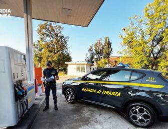 Controlli sui distributori di carburante, nel Reggiano irregolarità nel 38% degli impianti