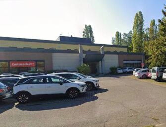 Reggio. Sorpreso a rubare al Gelmarket, aggredisce la commessa e scappa: arrestato