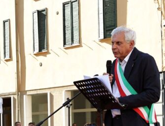Reggio, il sindaco Massari contro Eterno: “Gesto oltraggioso, fanatico e anticostituzionale”