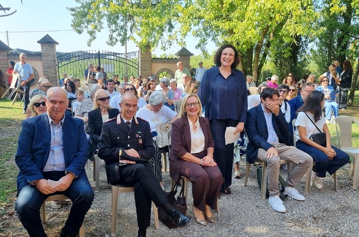 Le autorità presenti all'inaugurazione di Casale Alma a Correggio