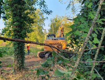 Assemblea Bosco Ospizio: “Mezzi pesanti al lavoro incuranti delle persone presenti”