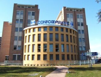 Tre emergenze al centro dell’assemblea di Confcooperative: casa, lavoro e welfare