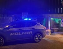 Reggio, tenta di violentare un’addetta alle pulizie nei bagni del Meridiana: arrestato