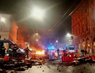 Bologna devastata, antagonisti e maranza uniti negli scontri