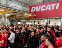 Ducati resta a Bologna: Volkswagen blinda Borgo Panigale per tre anni