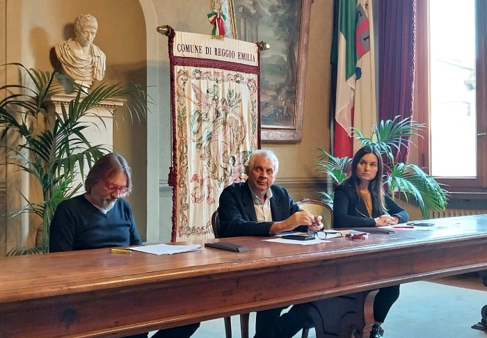 Hub urbano del centro storico di Reggio Emilia: Marco Massari e Stefania Bondavalli presentano il bando per le imprese