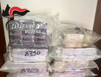 Modena, 130 kg di hashish e due di cocaina in un capannone: arrestati