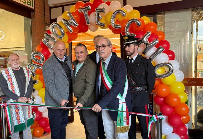 L'inaugurazione del nuovo Conad di Montecchio al centro commerciale Le Arcate