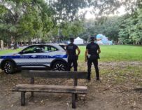 Reggio, preparano le dosi di hashish seduti su una panchina del parco: denunciati