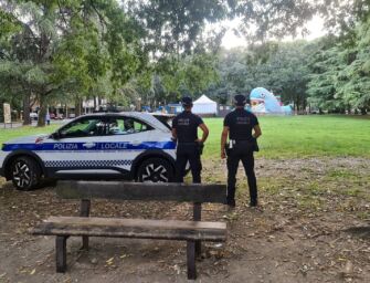 Reggio, preparano le dosi di hashish seduti su una panchina del parco: denunciati