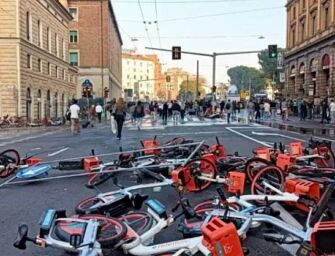 Disordini al corteo di Bologna, convalidati gli arresti dei quattro minorenni